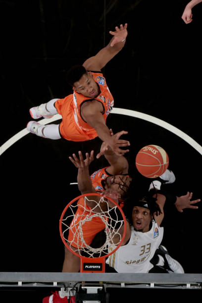 对场上局势 对场上局势